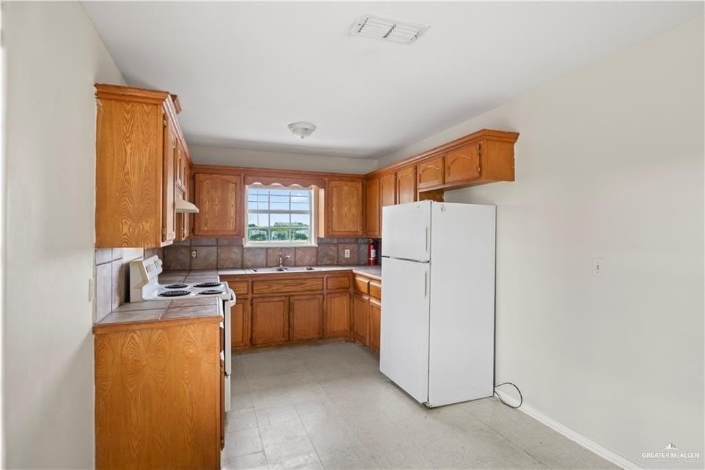 800 W Javelina Dr Apt 3 - Photo 4 of 7