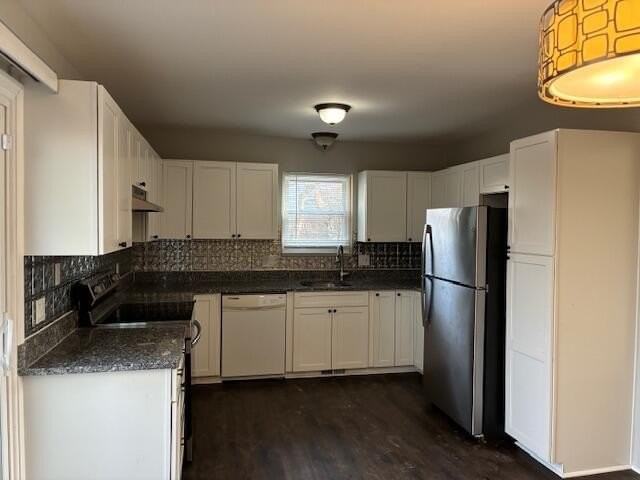 3542 Burbank Dr - Photo 4 of 16