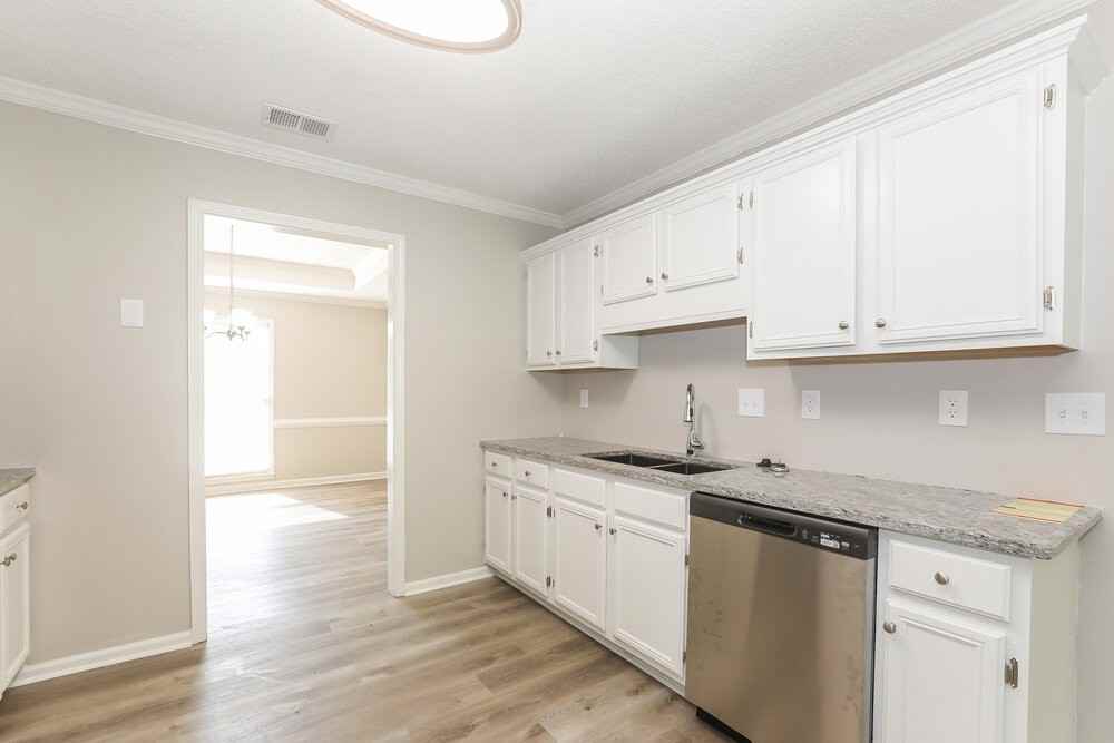 1001 Crown Corners Dr - Photo 7 of 17