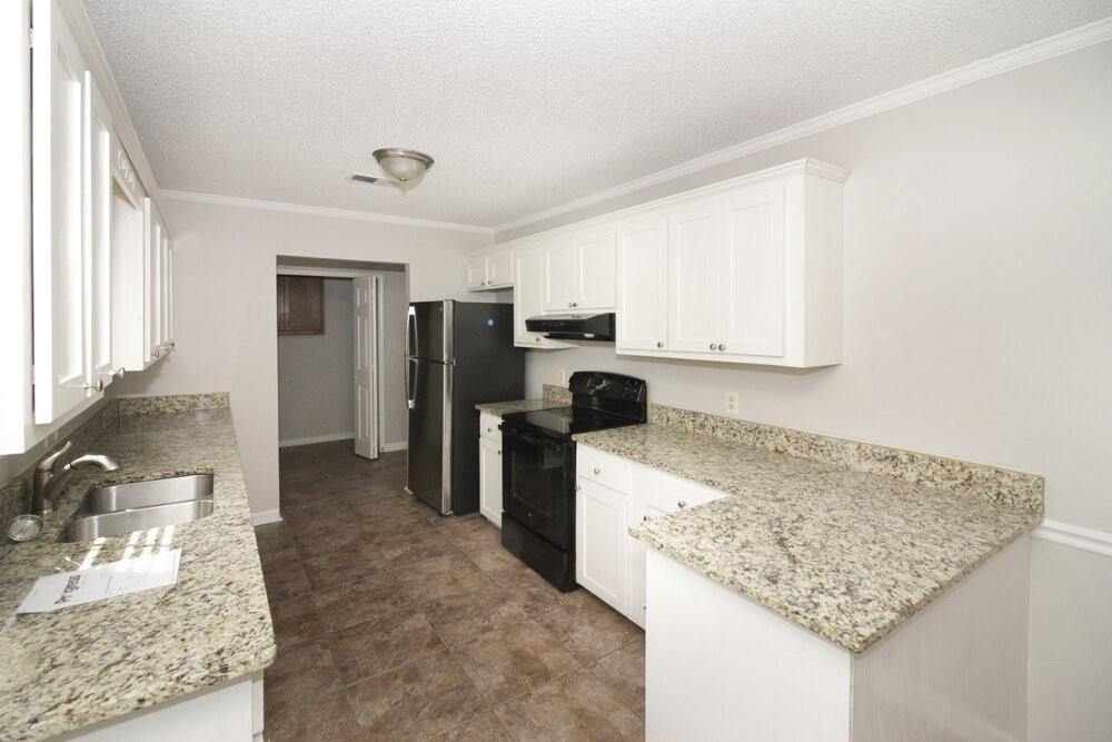 7352 Alexander Rd - Photo 7 of 16