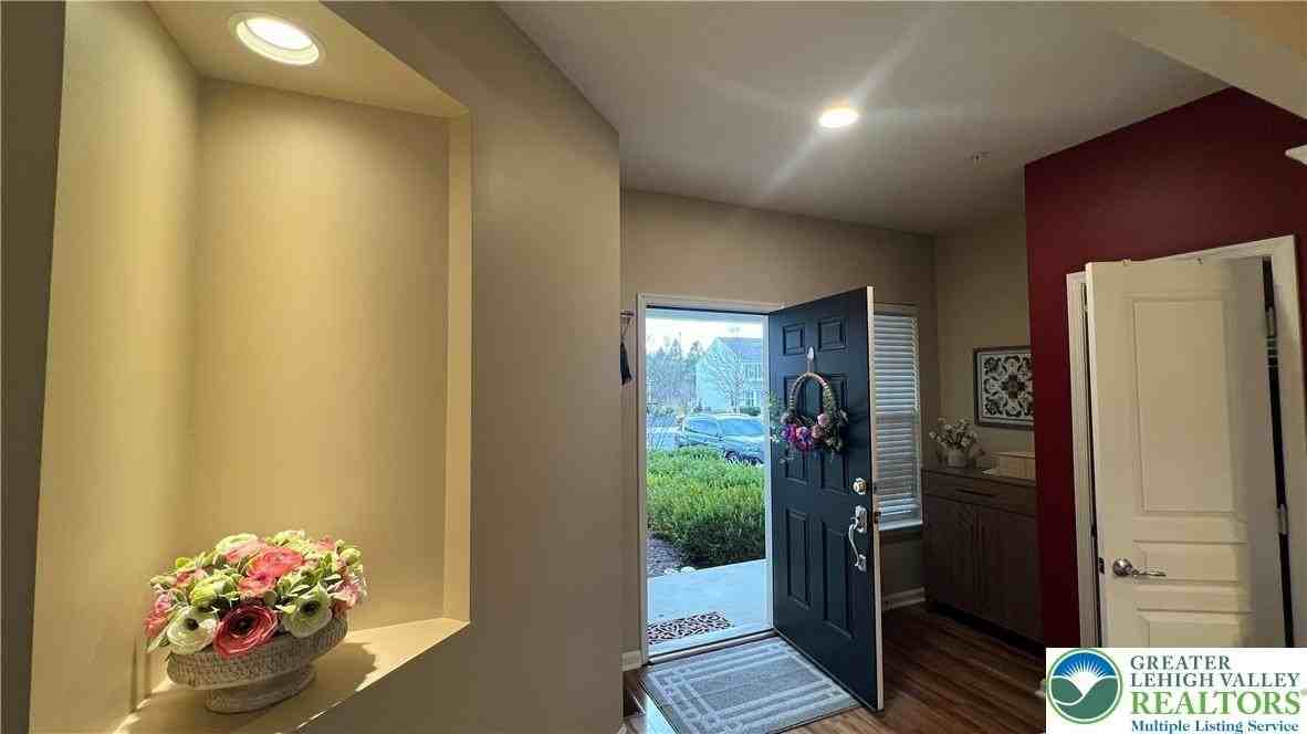 8536 Mayfair Ct - Photo 6 of 42