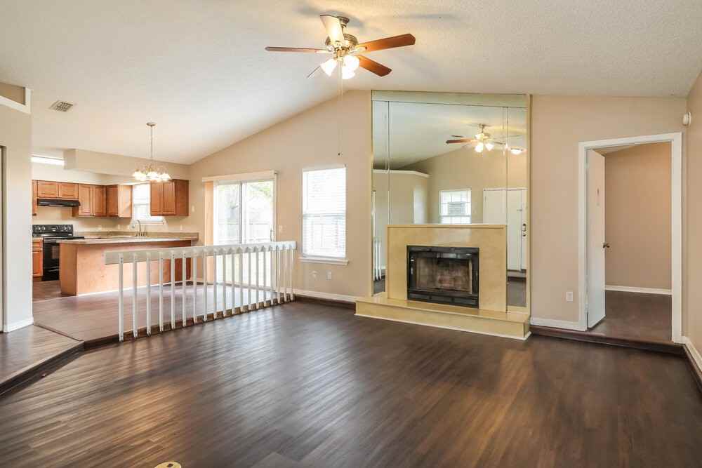 1863 Sherwood Dr - Photo 5 of 16