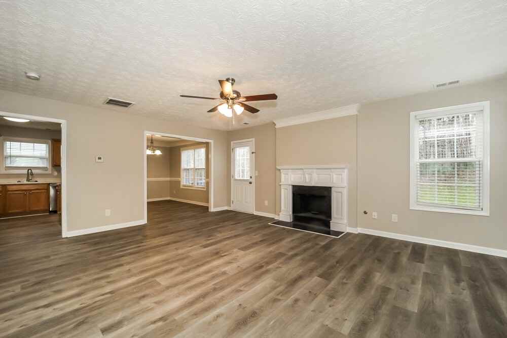 208 Arbor Creek Dr - Photo 4 of 17