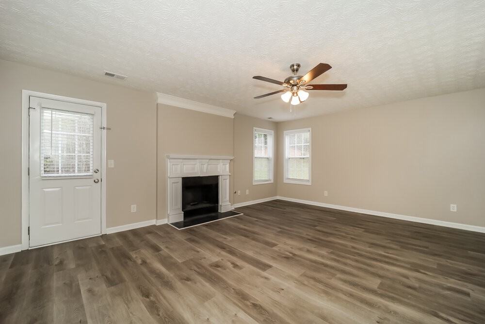 208 Arbor Creek Dr - Photo 5 of 17