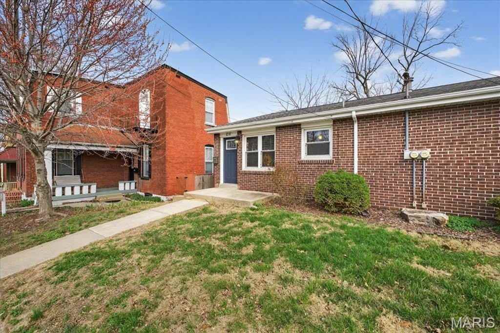 1210 N 5th St - Photo 4 of 32