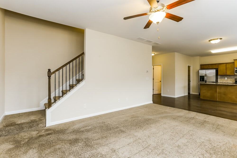 90 Darbys Ave - Photo 5 of 17