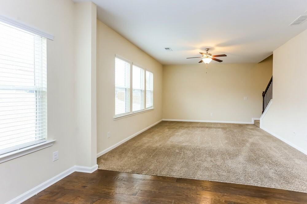 90 Darbys Ave - Photo 6 of 17