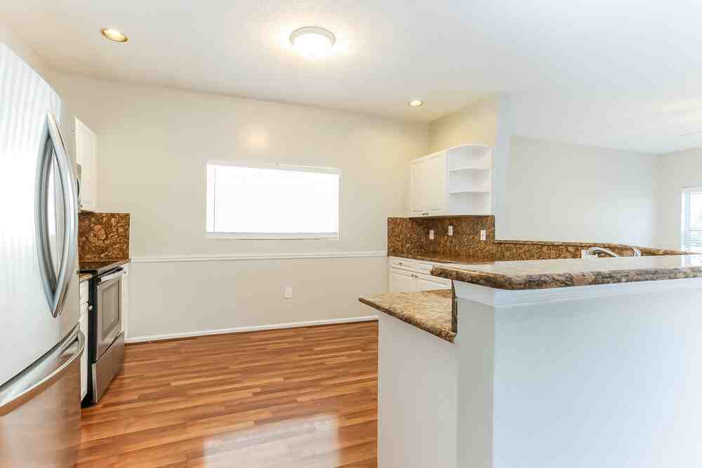 1117 Nw 97th Dr - Photo 6 of 15