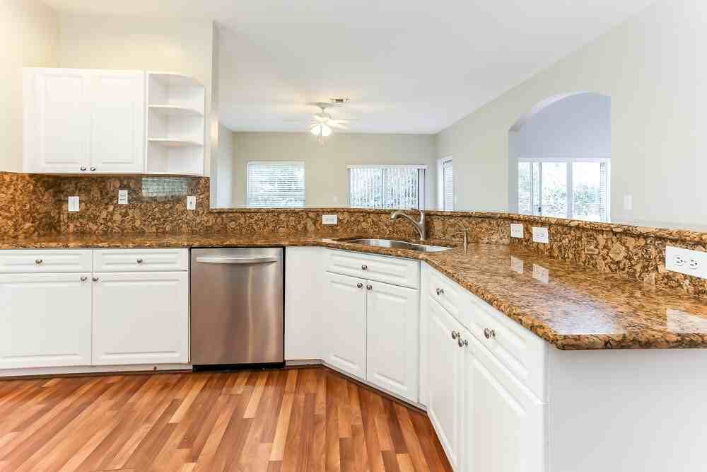 1117 Nw 97th Dr - Photo 7 of 15