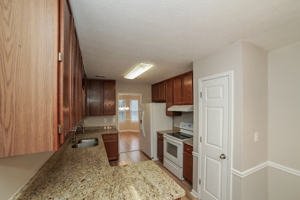 1338 Colonial Trce Nw - Photo 6 of 16