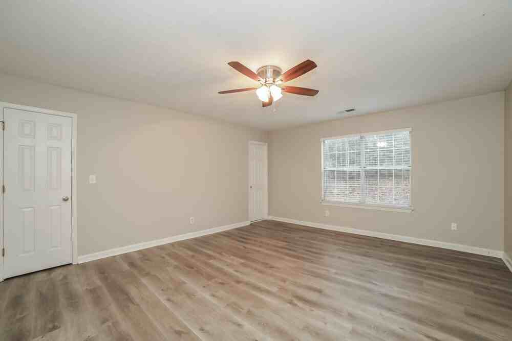 1338 Colonial Trce Nw - Photo 7 of 16