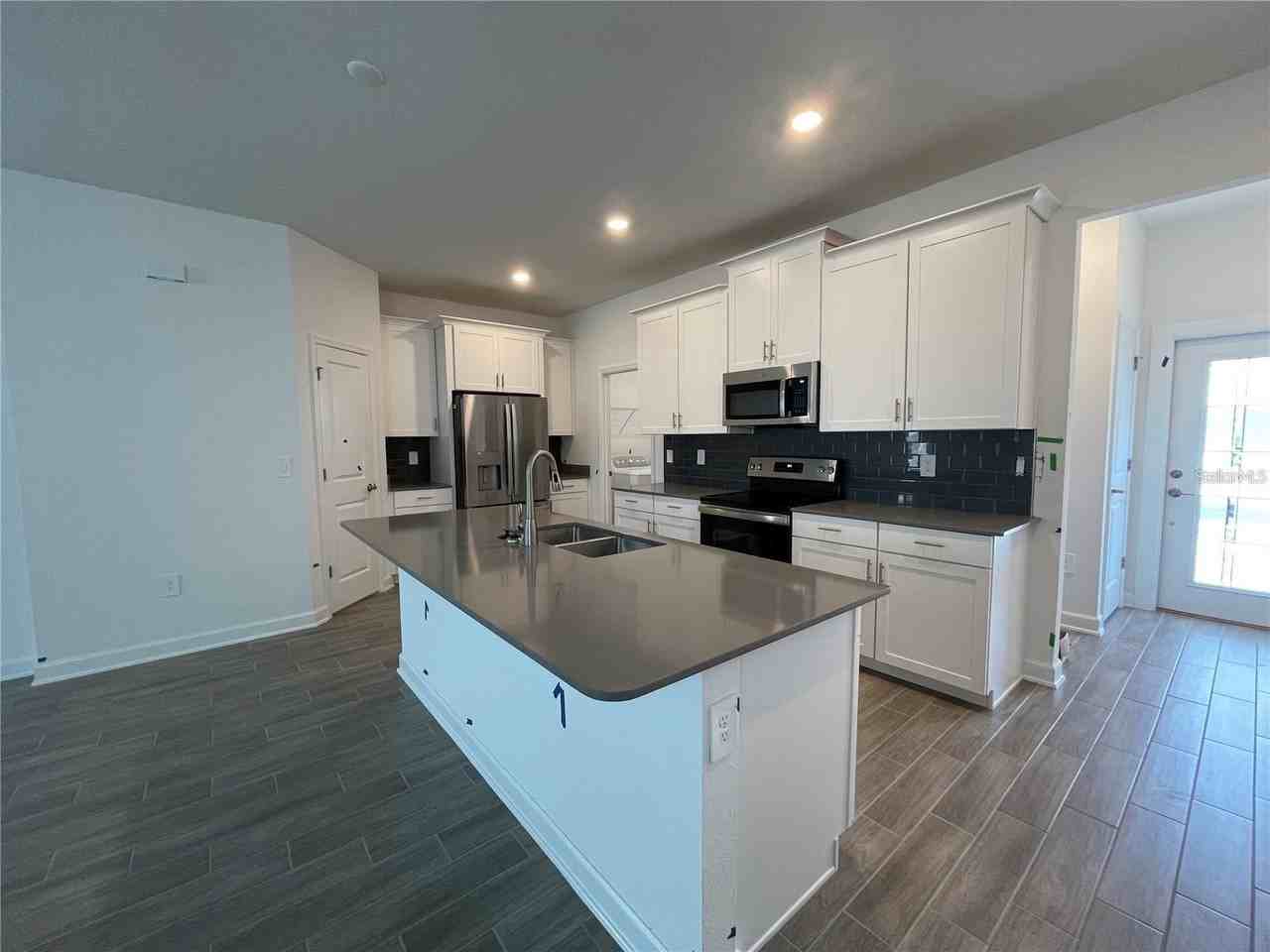 3111 Addison Blvd - Photo 3 of 23