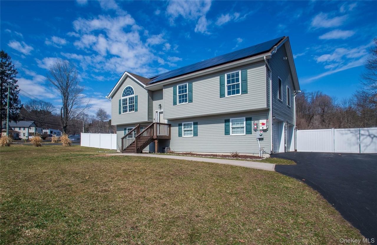 3 Shoddy Hollow Rd - Photo 2 of 25