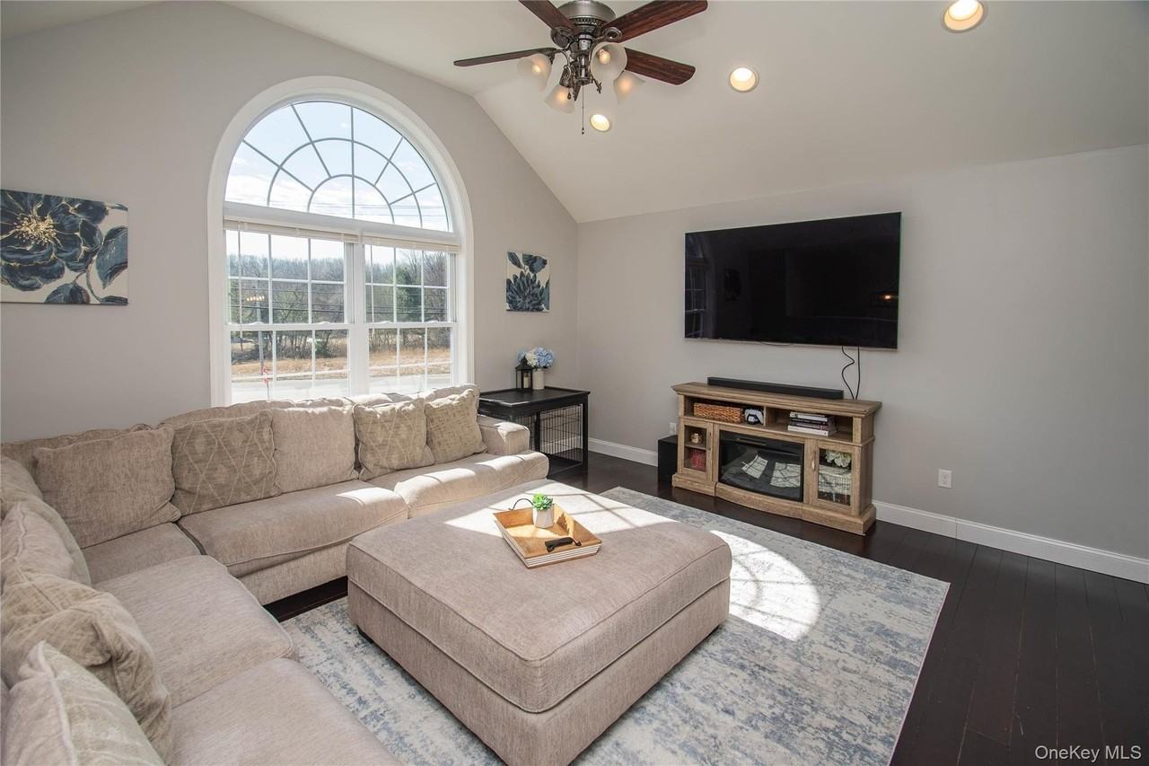 3 Shoddy Hollow Rd - Photo 3 of 25