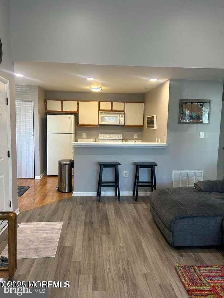 27 Driftwood Ct Unit 365 - Photo 3 of 16