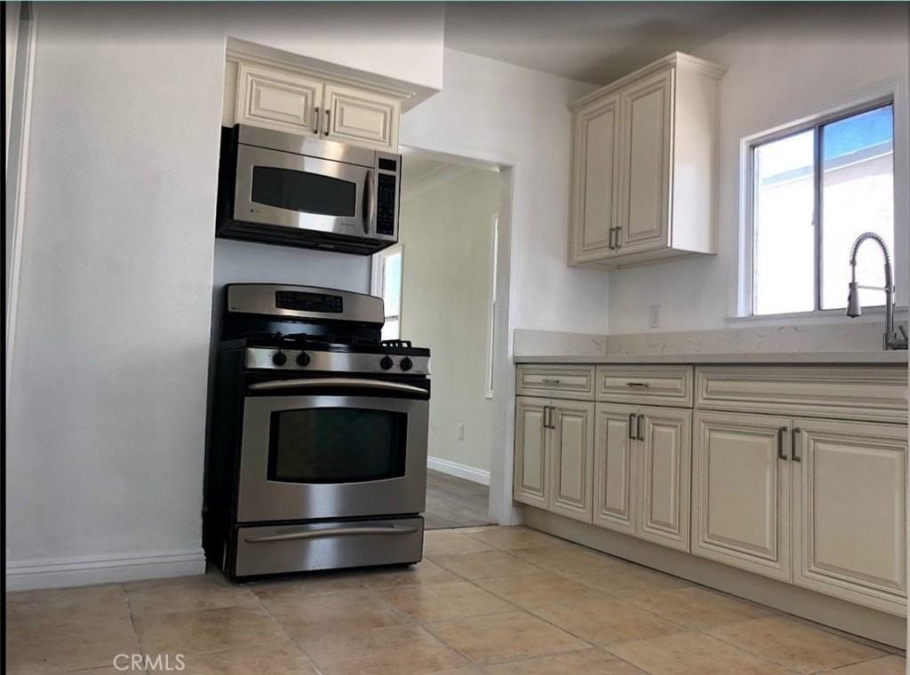 1010 Tremont St - Photo 2 of 6