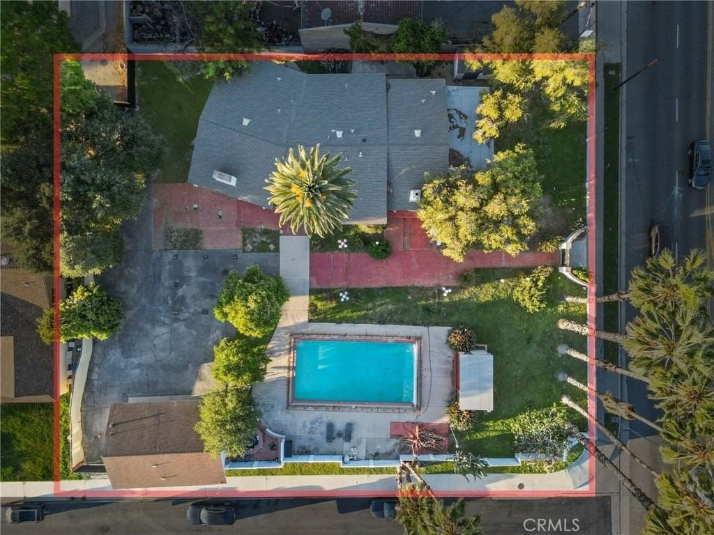 8647 Corbin Ave - Photo 3 of 50