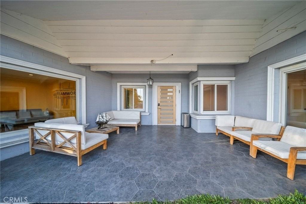 8647 Corbin Ave - Photo 6 of 50