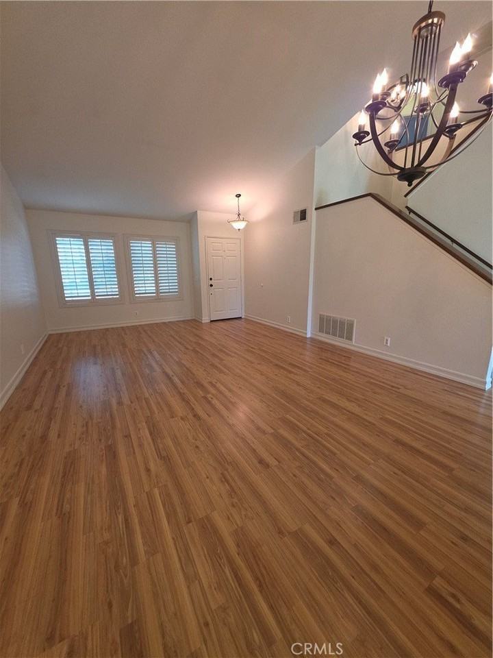 13436 Cypress Ave - Photo 5 of 36