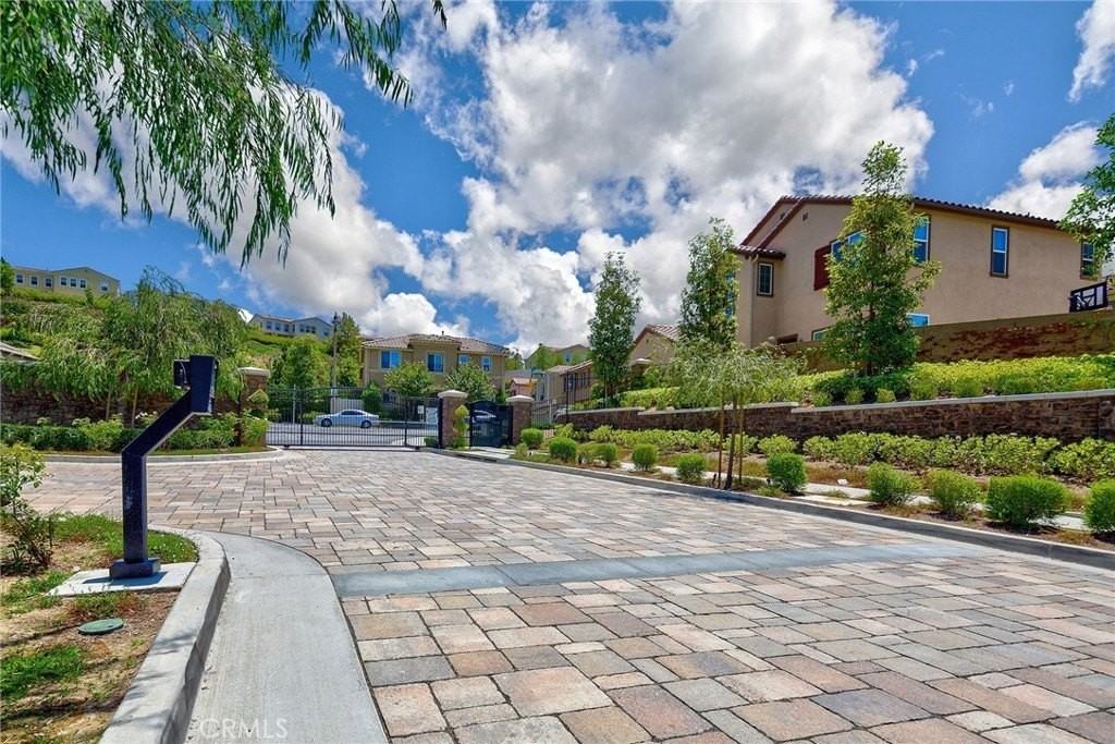 3169 Marigold Cir - Photo 2 of 11