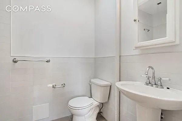 110 Montague St #7 - Photo 4 of 4