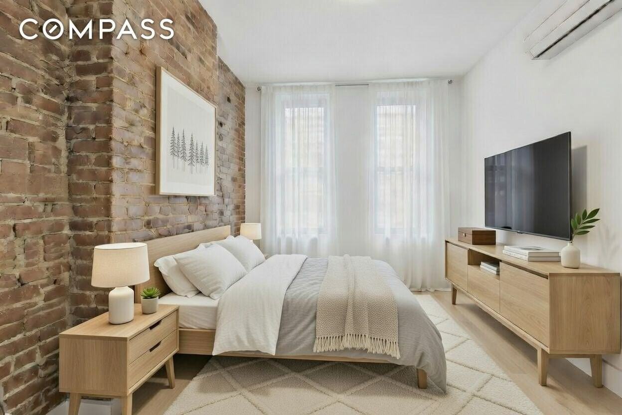 319 Menahan St #1R - Photo 5 of 9