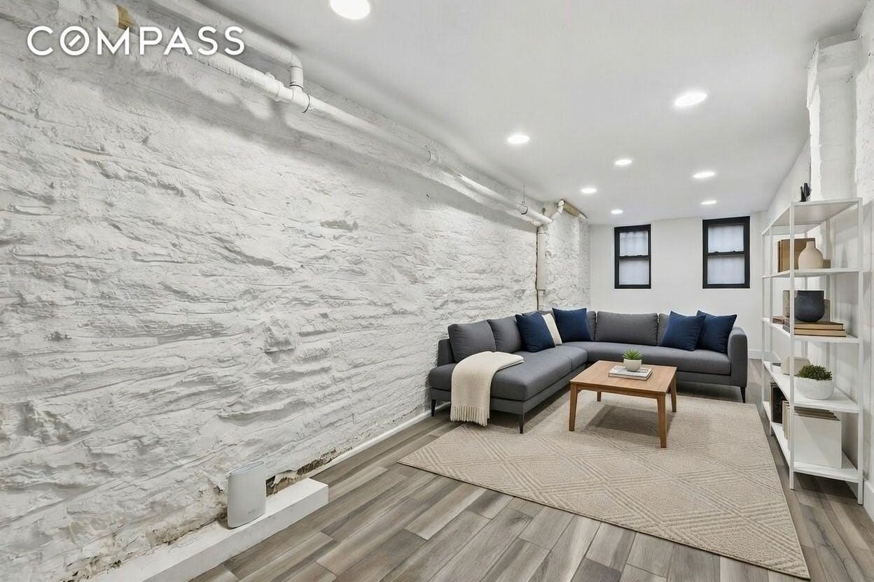 319 Menahan St #1R - Photo 7 of 9