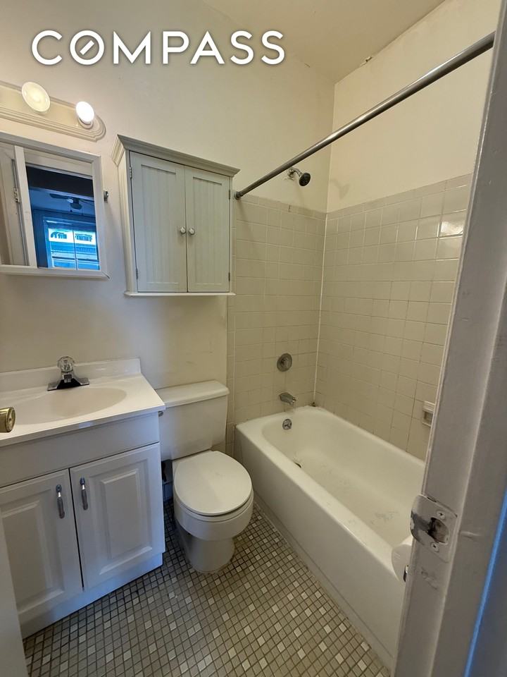 132 Remsen St #7 - Photo 2 of 3