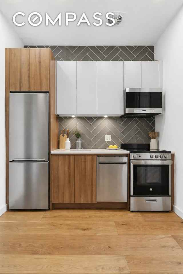 138 Schaefer St #3 - Photo 3 of 10