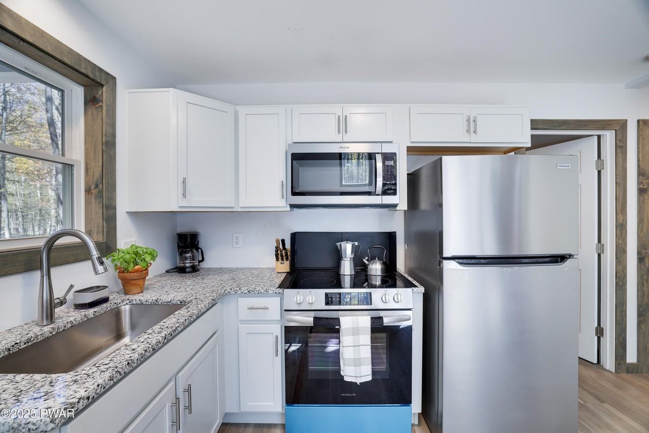 1121 Cobblewood Rd - Photo 6 of 37