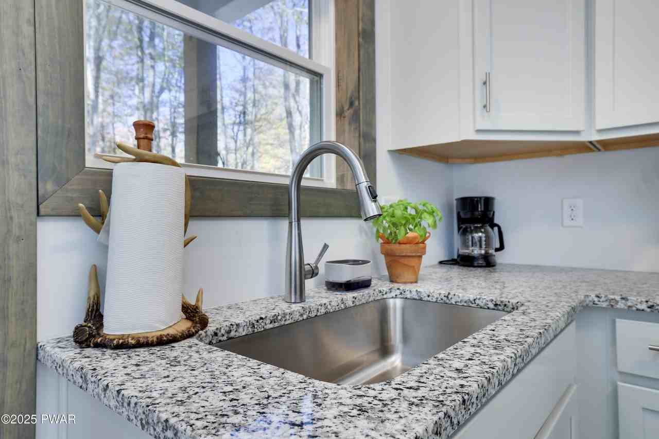 1121 Cobblewood Rd - Photo 7 of 37