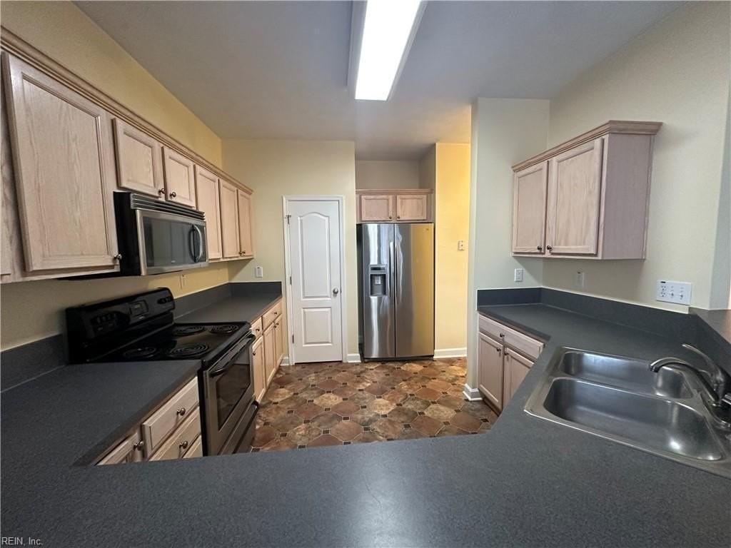 5244 Pirata Pl - Photo 7 of 32