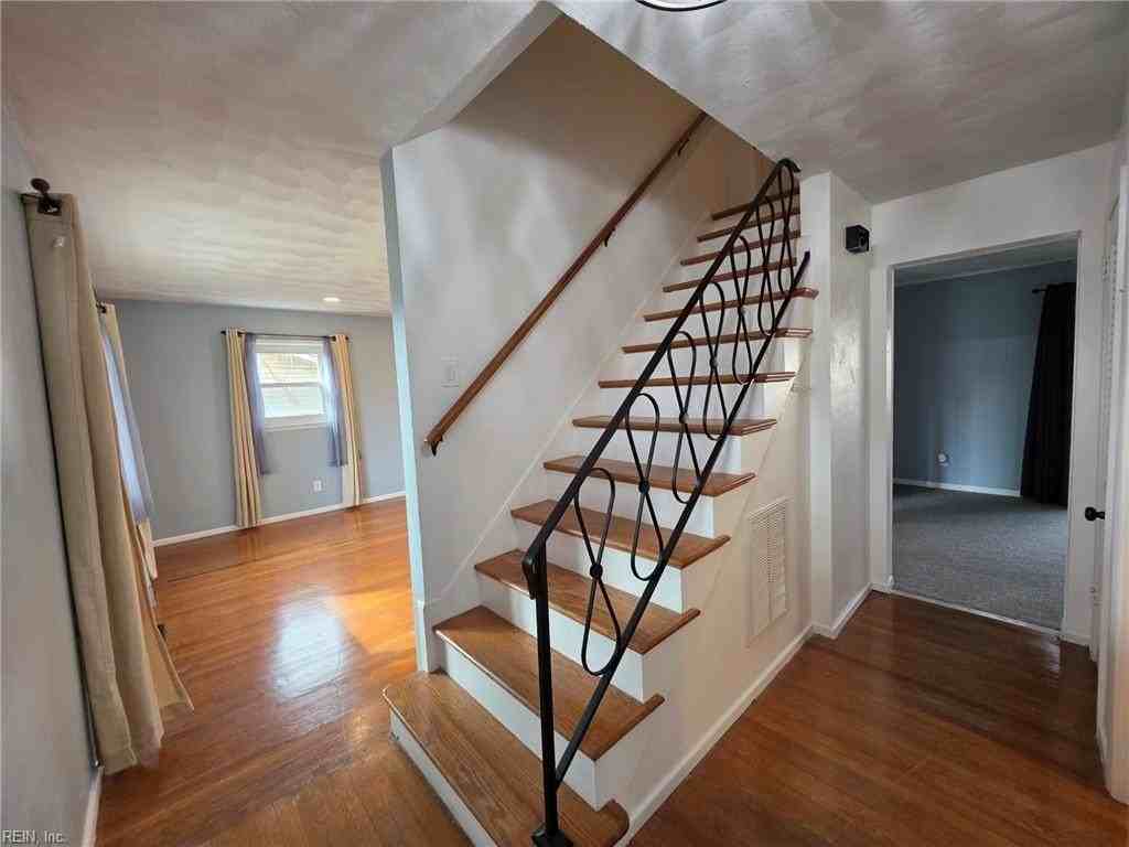 5316 Princess Anne Rd - Photo 4 of 35