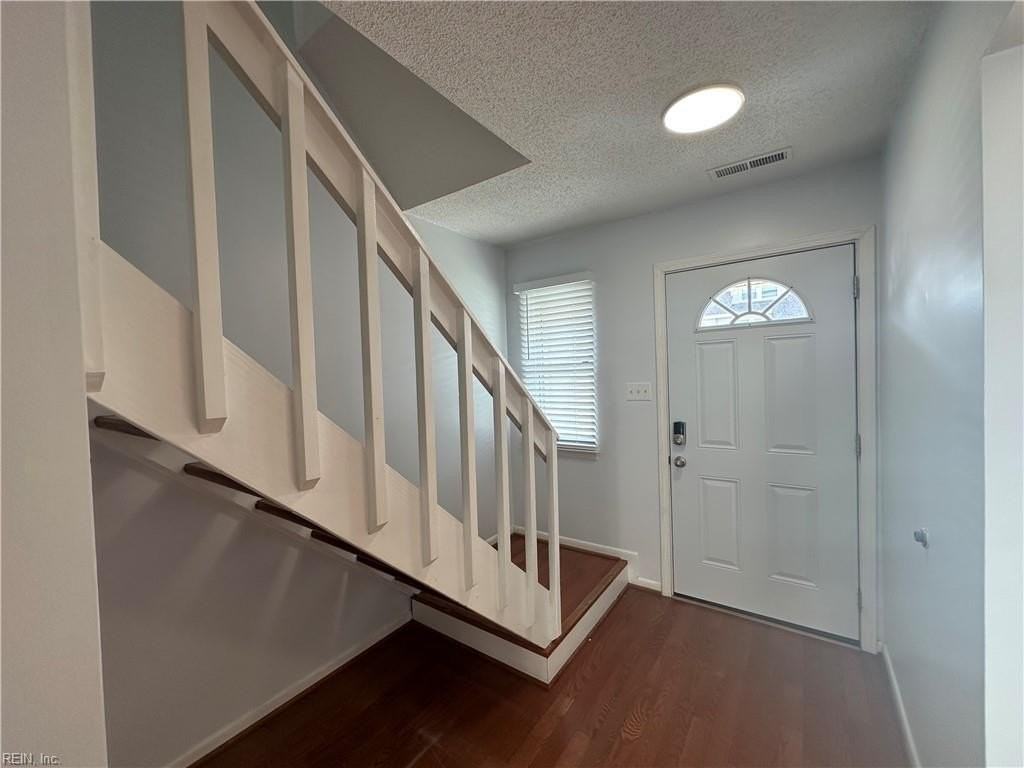 3781 Chimney Creek Dr - Photo 2 of 24