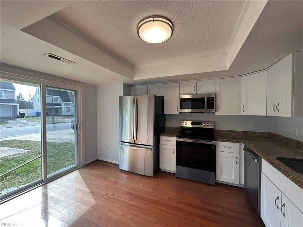 3781 Chimney Creek Dr - Photo 3 of 24