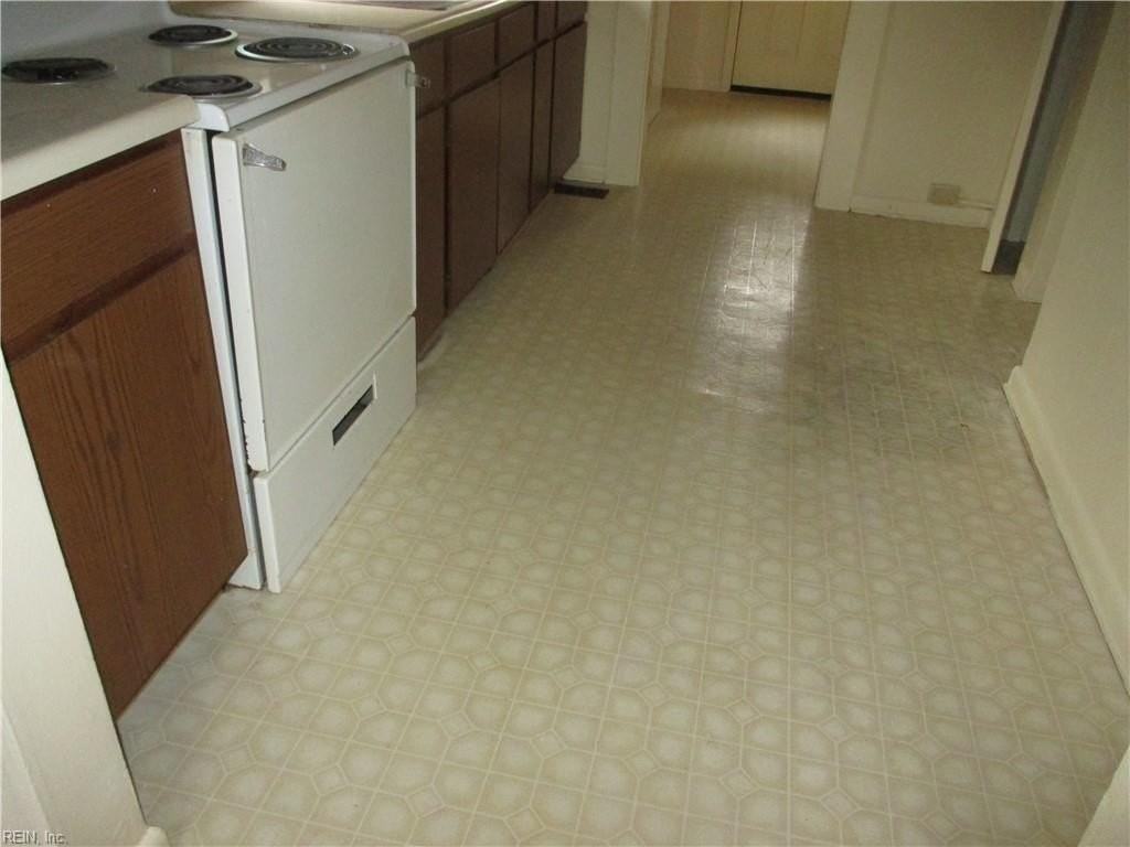 141 Maxwell Ln - Photo 4 of 14