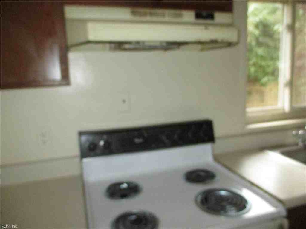 141 Maxwell Ln - Photo 5 of 14