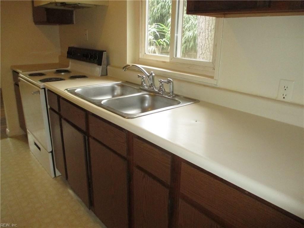 141 Maxwell Ln - Photo 7 of 14