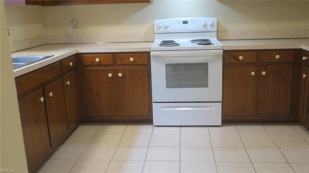 156 Sloane Pl - Photo 3 of 12