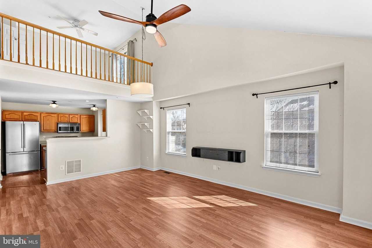 43374 Greyswallow Ter - Photo 7 of 44