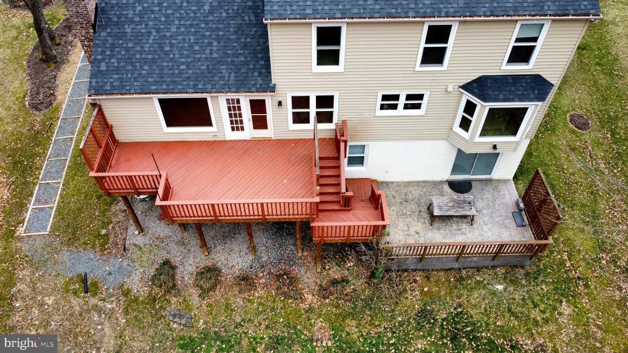 13016 Smoketown Rd - Photo 5 of 50