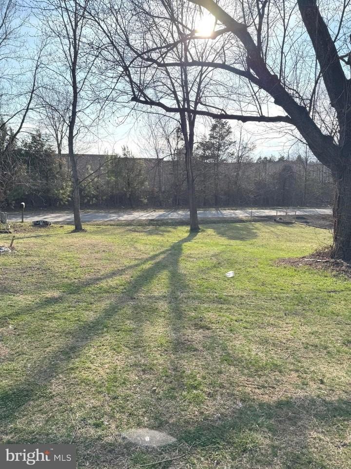 14780 Jordan Ln - Photo 3 of 27