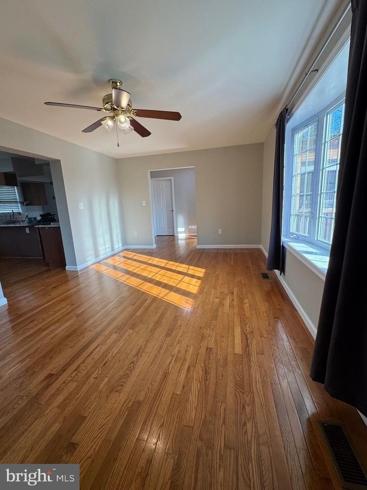 14780 Jordan Ln - Photo 6 of 27