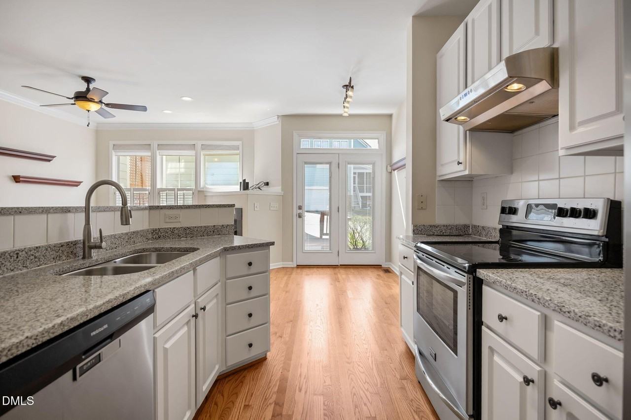 448 Heritage Village Ln - Photo 3 of 23