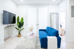 featured image of 402 E 11th St