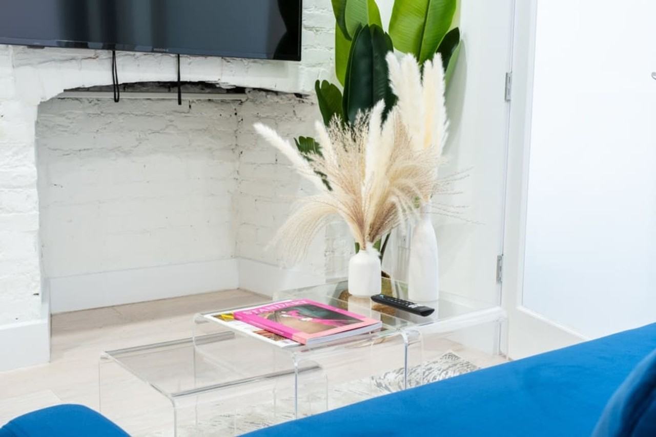 402 East 11th Street - Photo 7 of 37