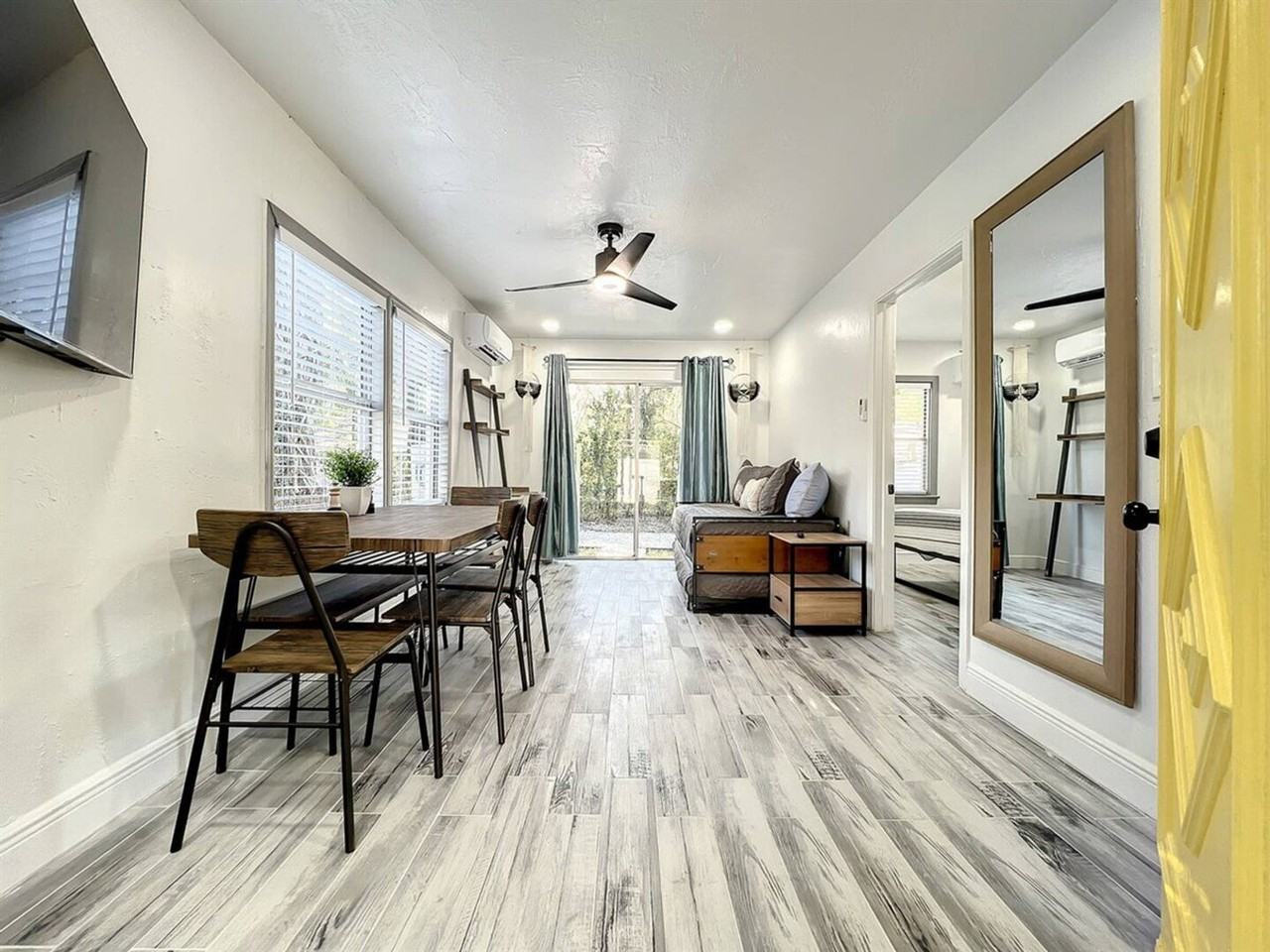 2317 Homeland St #1094239P - Photo 3 of 29