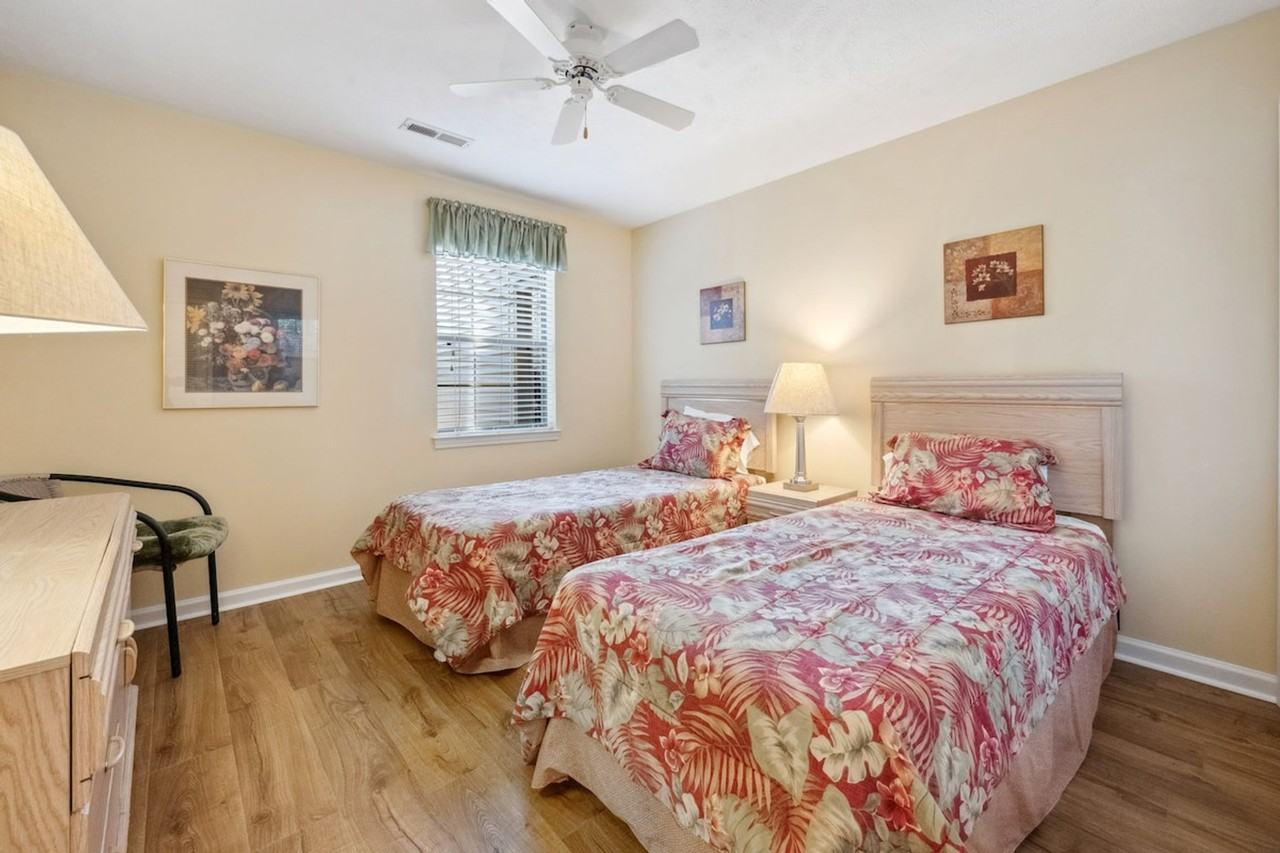 22 Greenbriar Ave #1253400P - Photo 4 of 24