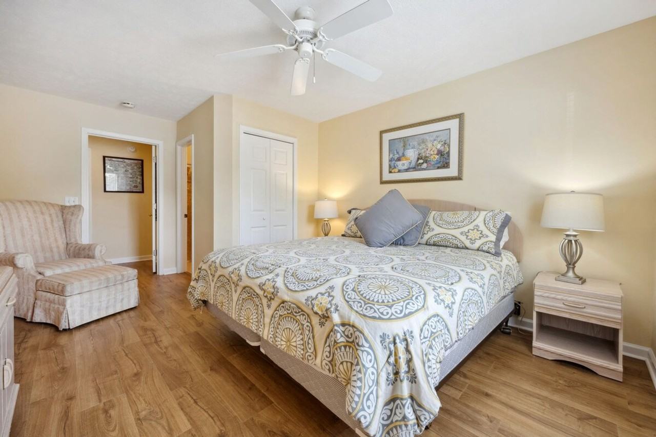 22 Greenbriar Ave #1253400P - Photo 6 of 24
