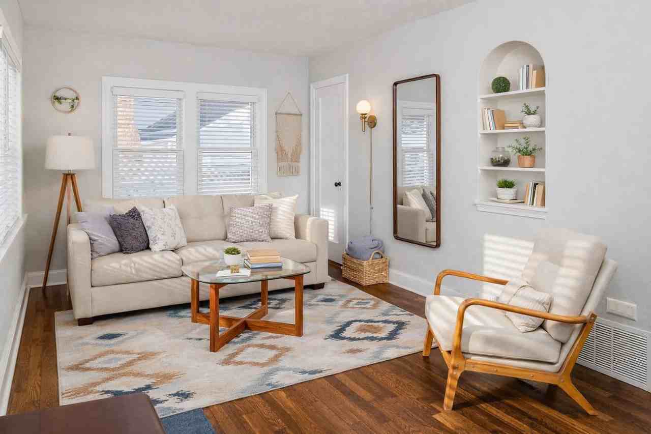 432 W Seymour St #1061612P - Photo 3 of 15